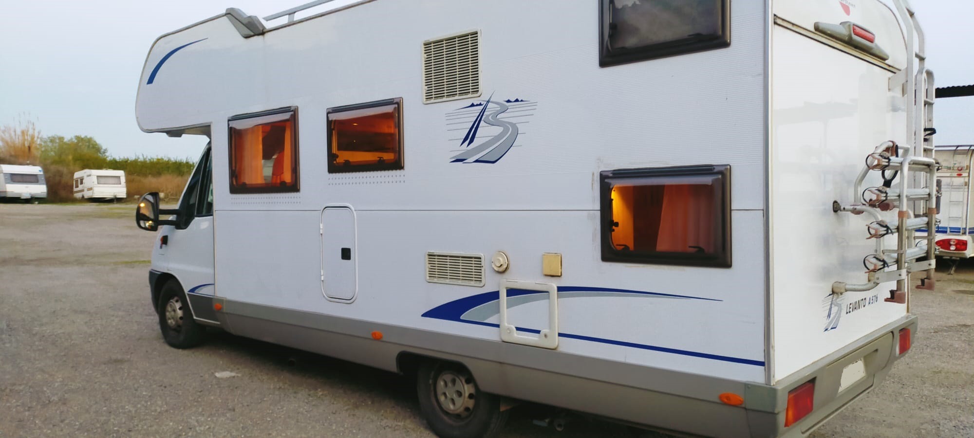 Bürstner - LEVANTO 576 - Foto 1